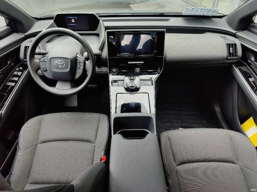 TOYOTA bZ4X