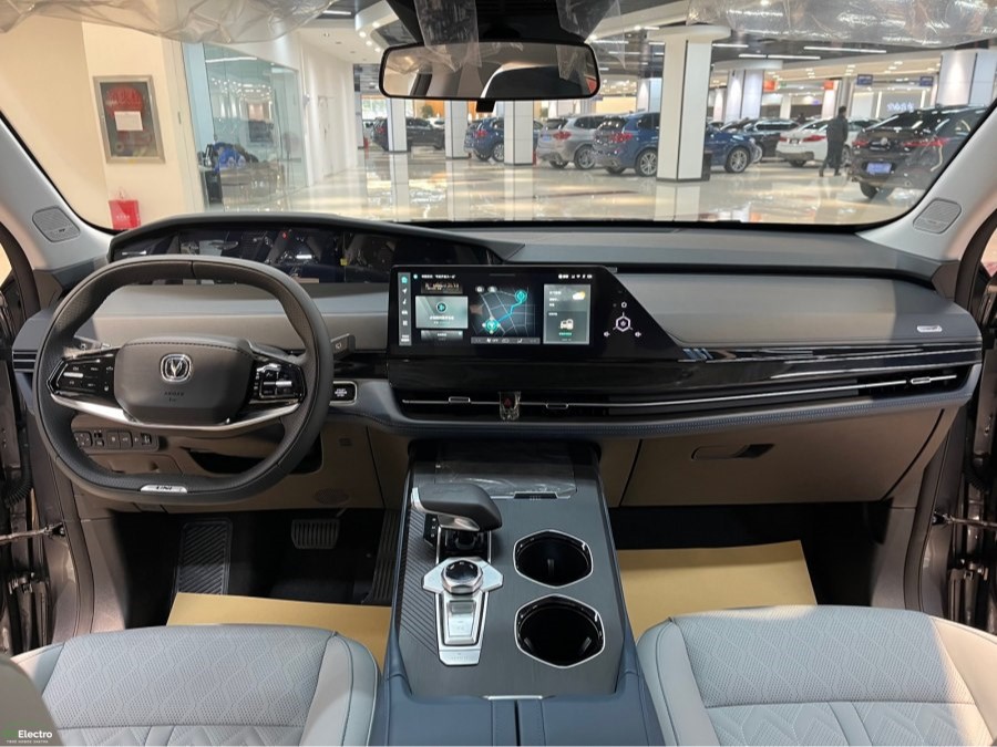 CHANGAN UNI-K iDD