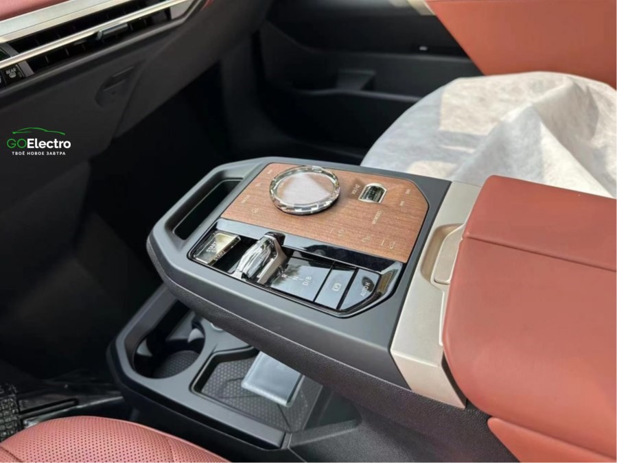 BMW iX M60