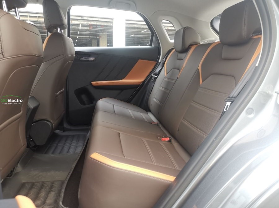 BYD E2