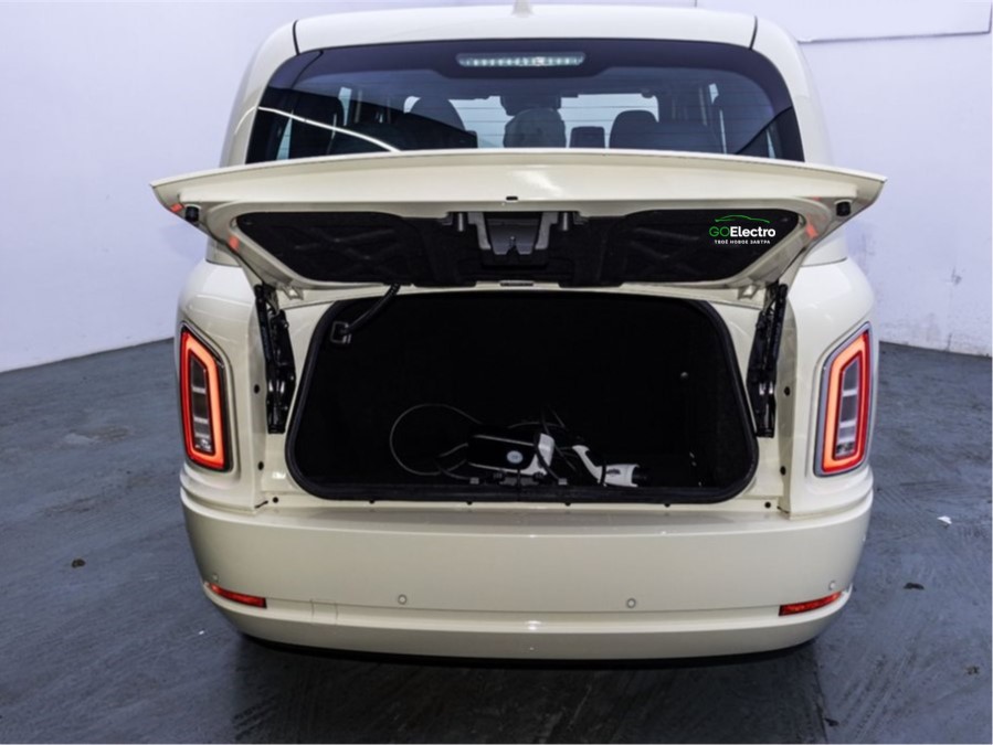 Geely LEVC TX5