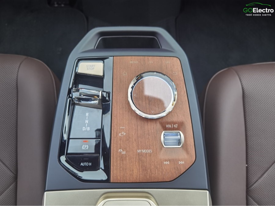 BMW iX xDrive40