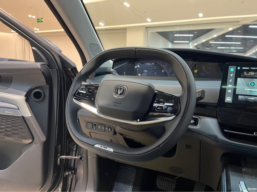 CHANGAN UNI-K iDD