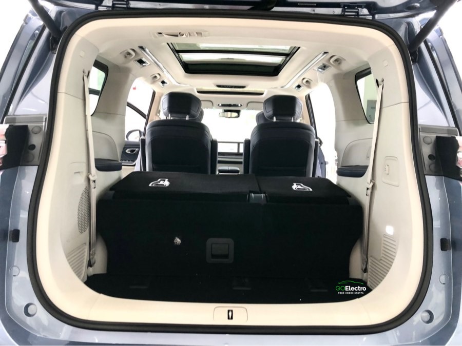MAXUS MIFA 9