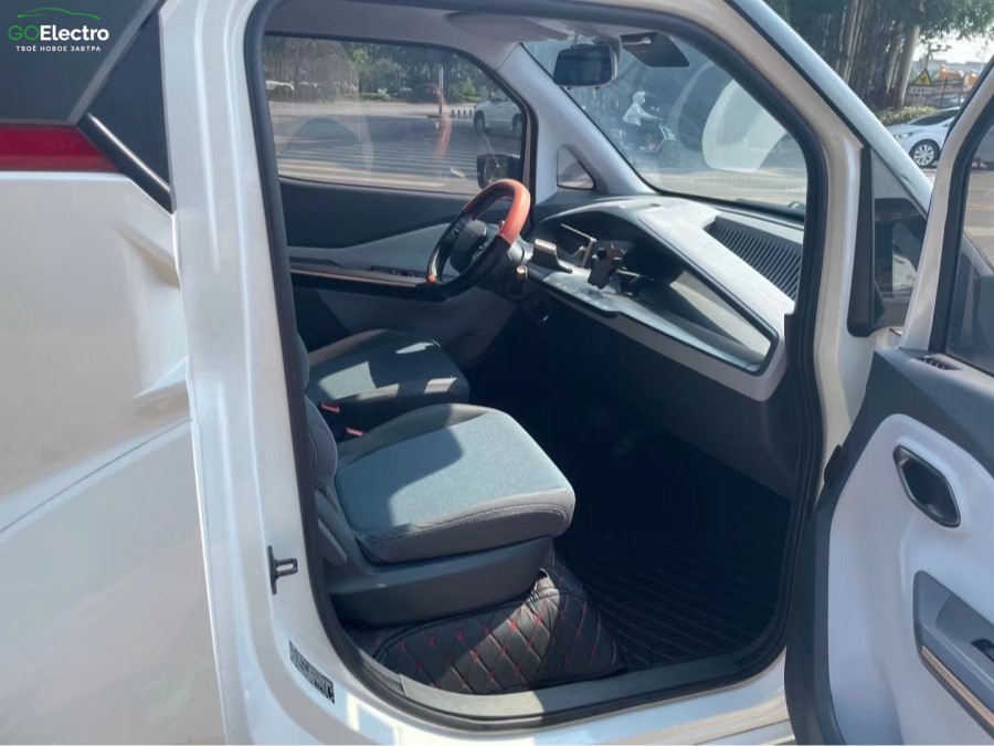 Baojun E200