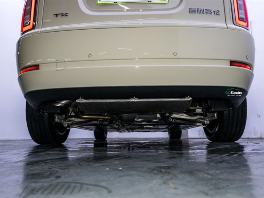 Geely LEVC TX5