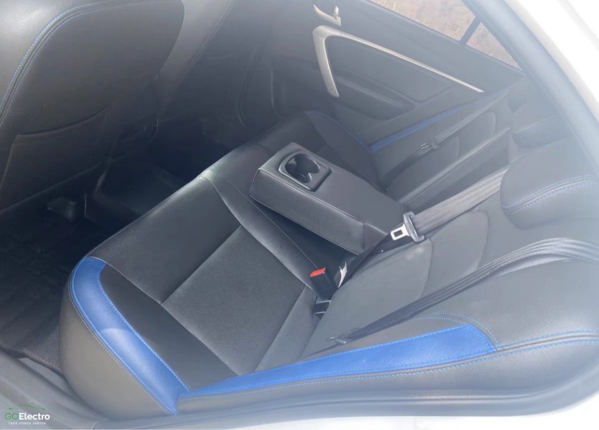 GEELY EMGRAND EV