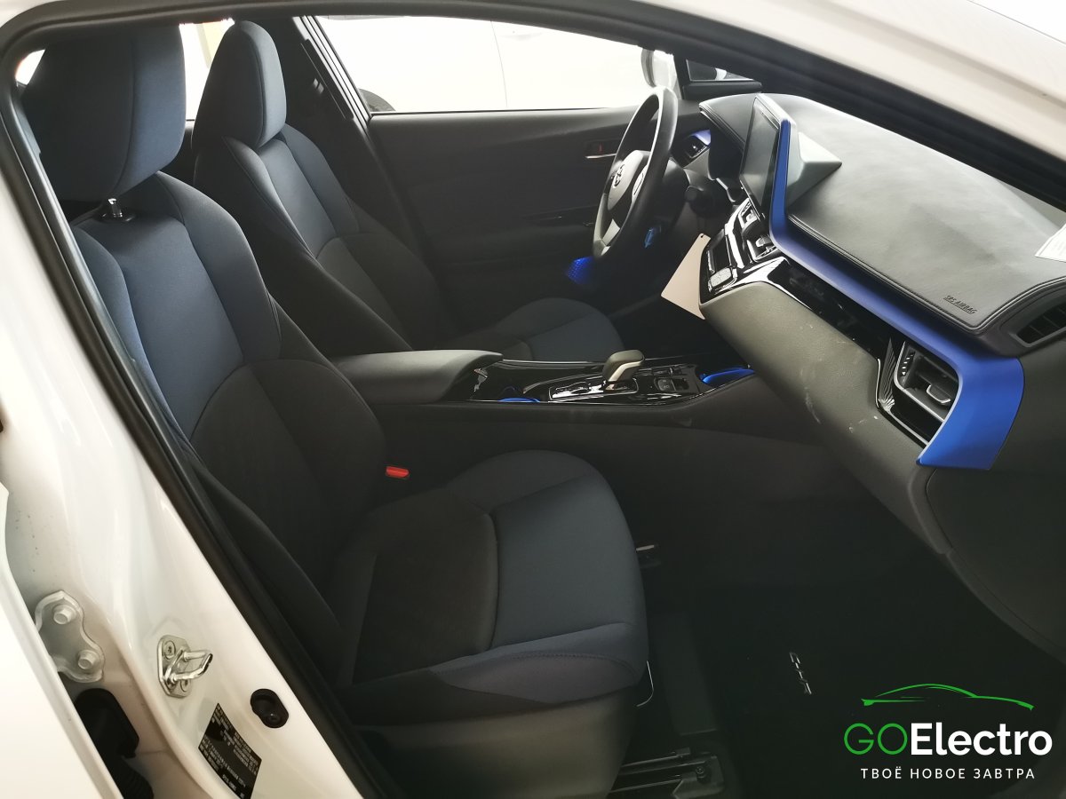 TOYOTA C-HR EV
