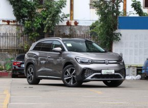VOLKSWAGEN ID.6 CROZZ PRO