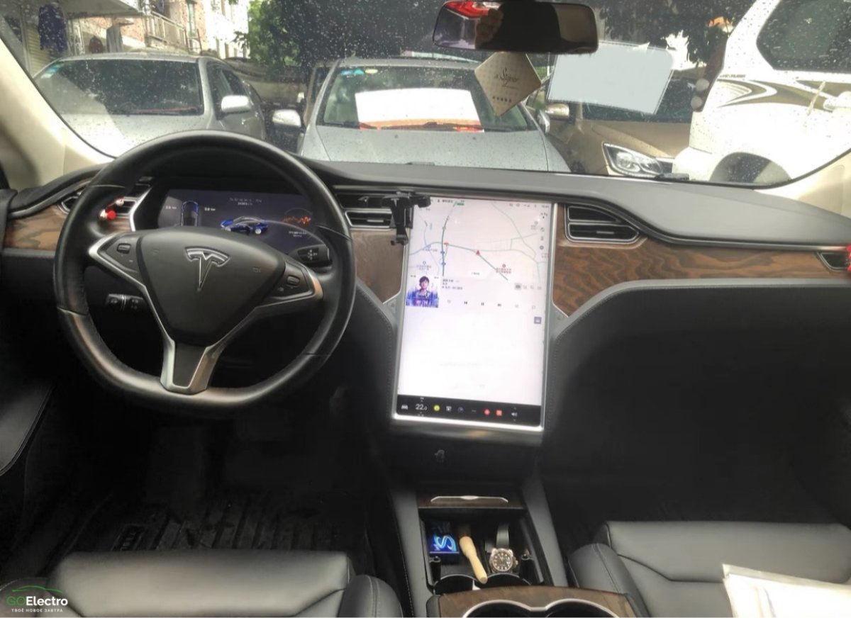 TESLA Model S
