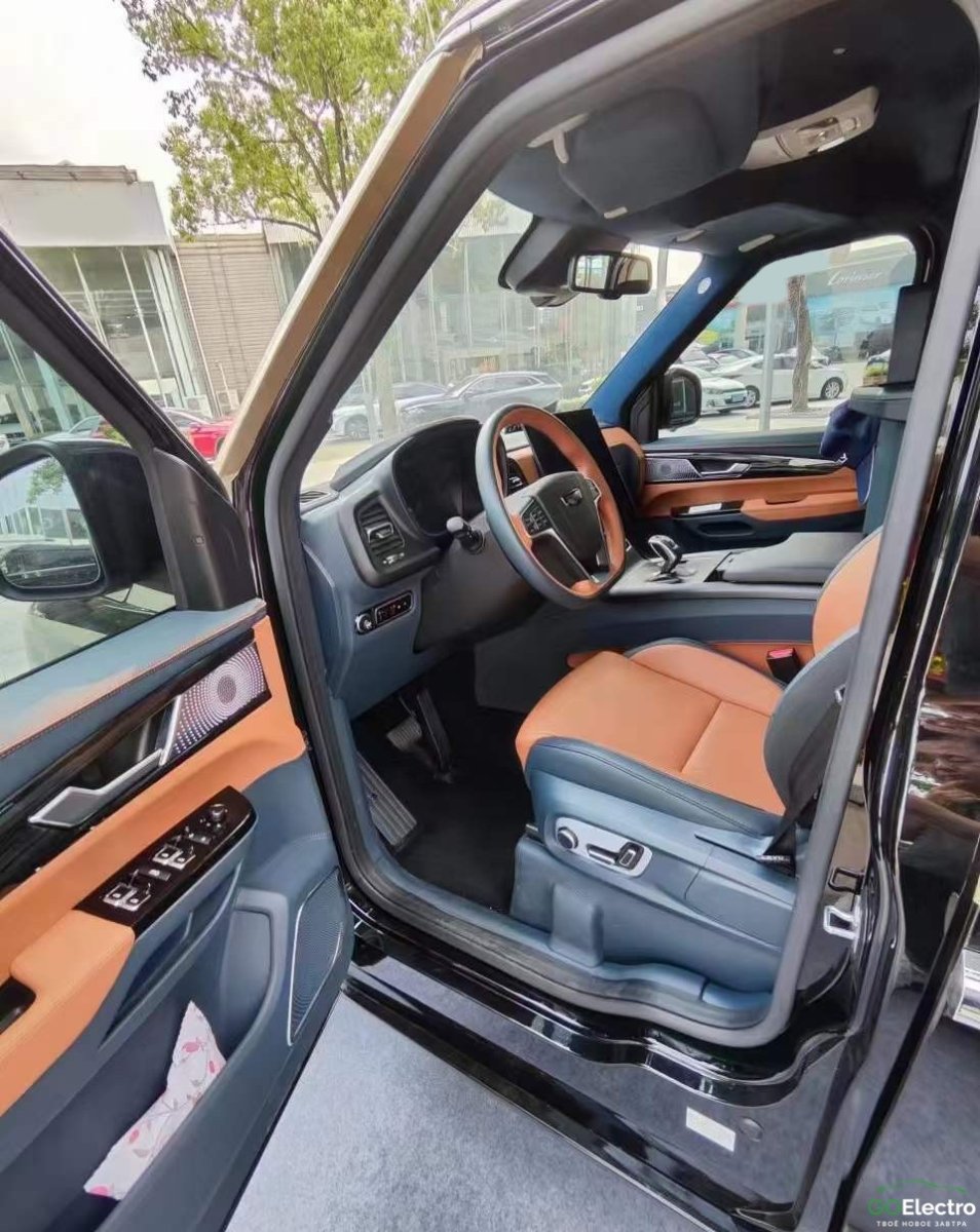 Geely LEVC TX5