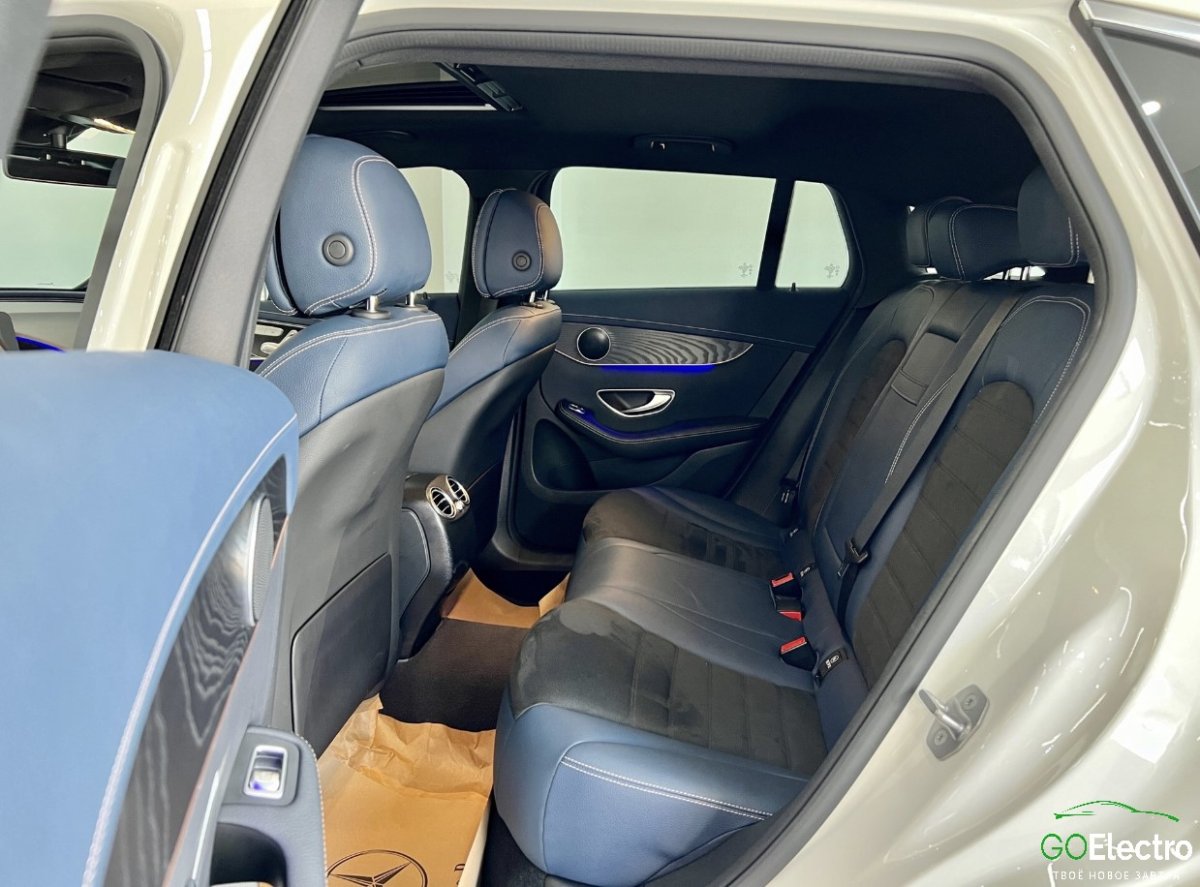 MERCEDES EQC 400