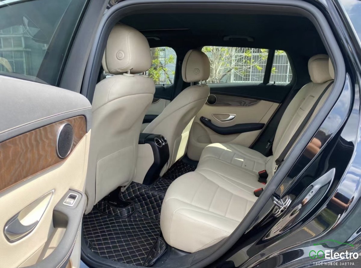 MERCEDES EQC 400