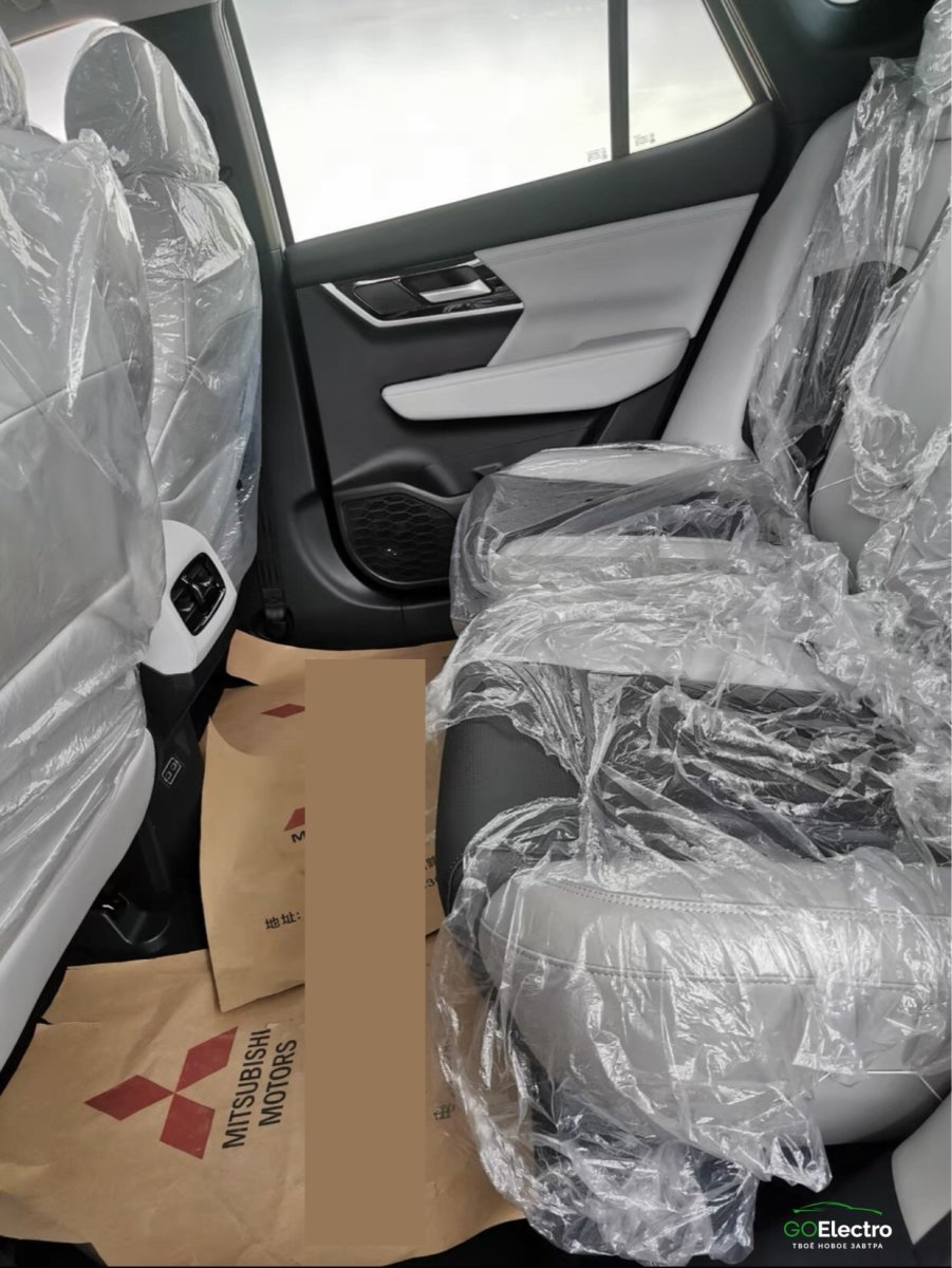 MITSUBISHI AIRTREK