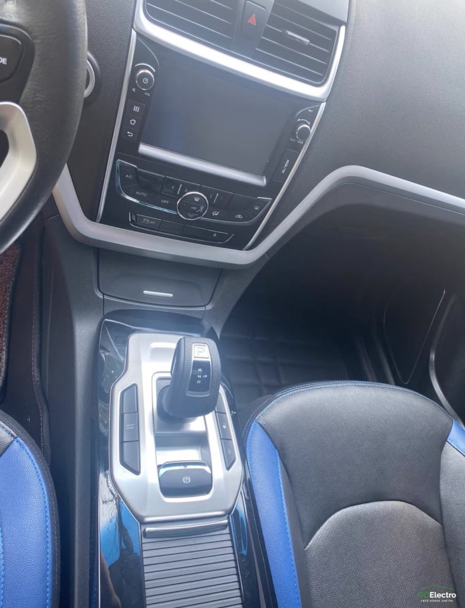 GEELY EMGRAND EV