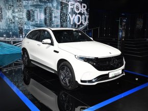 MERCEDES EQC 400