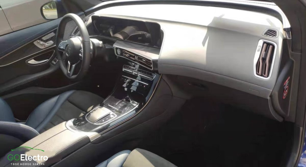 MERCEDES EQC 400