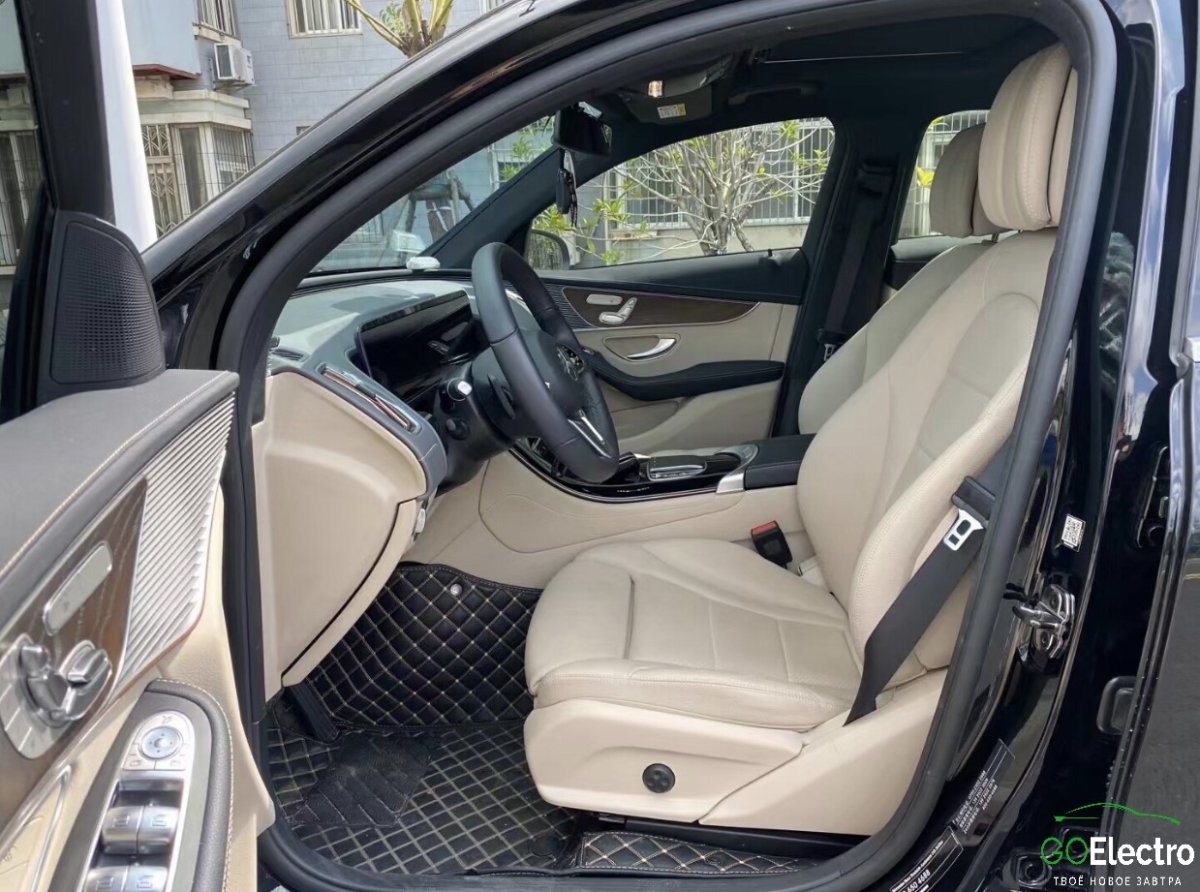 MERCEDES EQC 400
