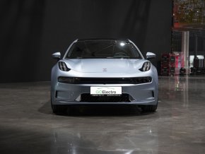 ZEEKR 001