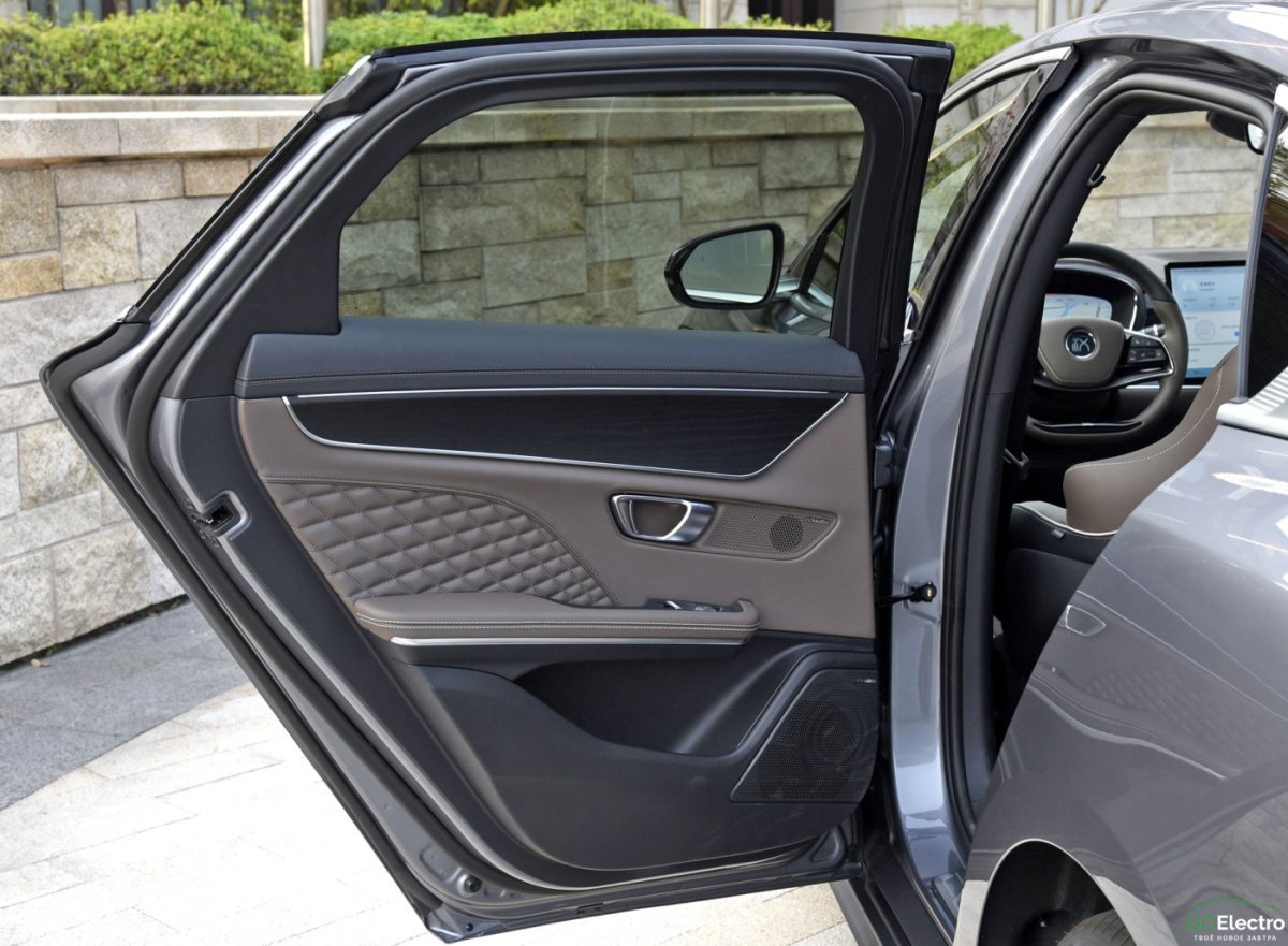 BYD HAN EV
