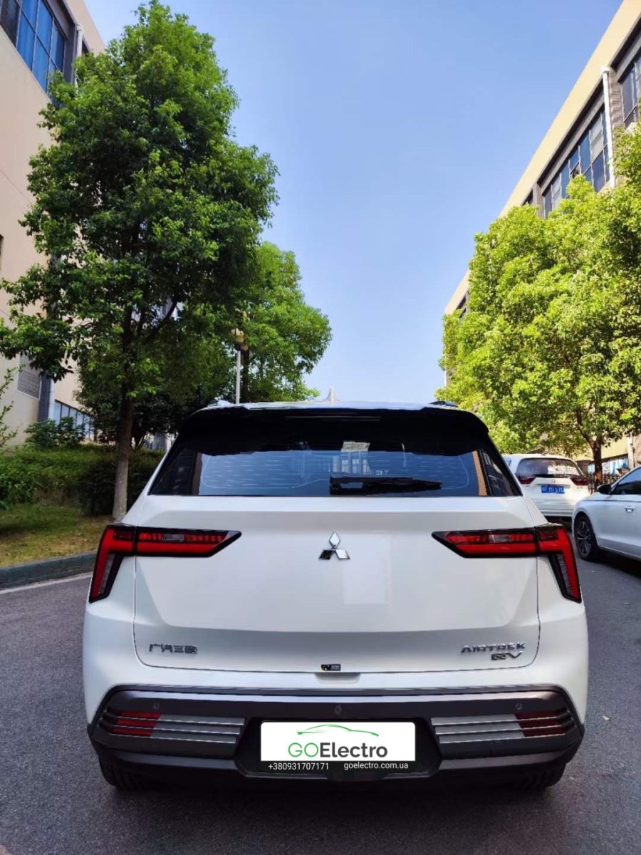 MITSUBISHI AIRTREK