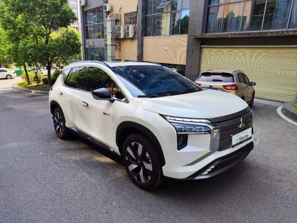 MITSUBISHI AIRTREK
