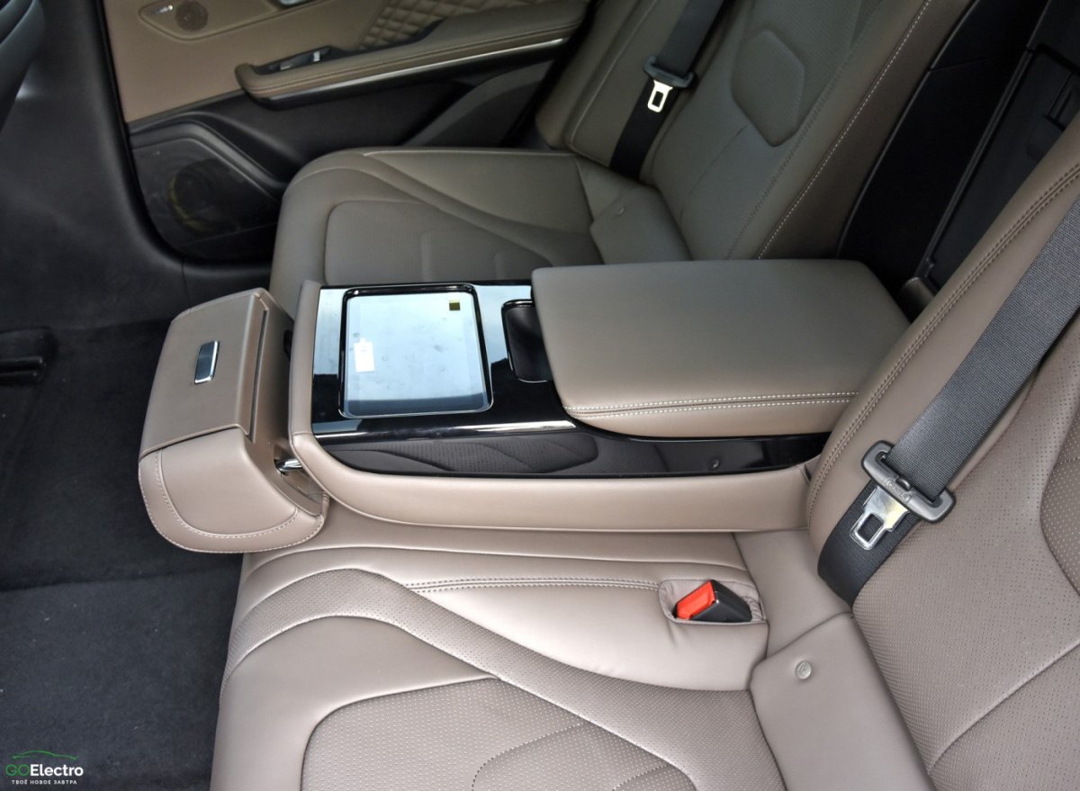 BYD HAN EV